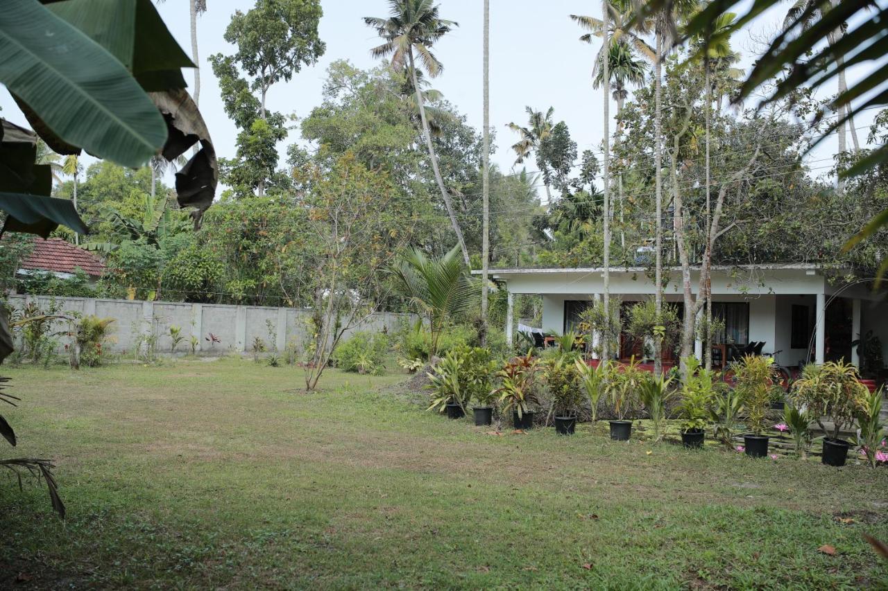 Marari Ebin Charlys Apartamento Mararikulam Exterior foto